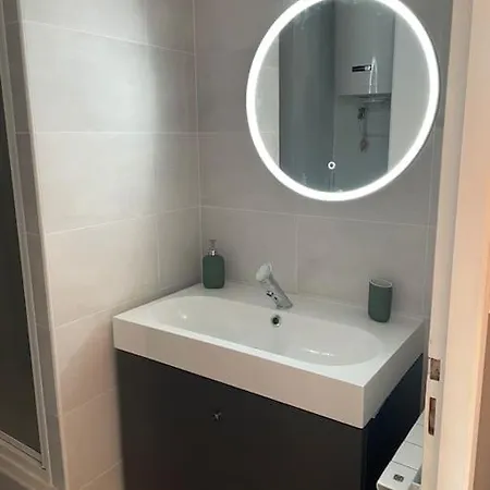 Apartment Face Magnifique Vue Saint-gilles-croix De Vie